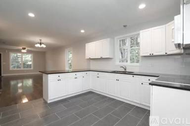 Main picture of 618 Barry St