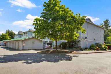 Main picture of 18621 Blueberry Ln