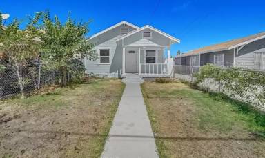 Main picture of 1101 W 110th St