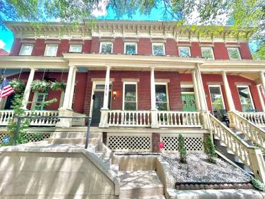 Main picture of 2616 E Franklin St