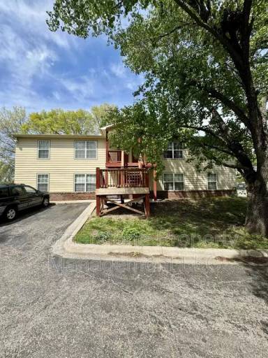 Main picture of 237 N Michigan St