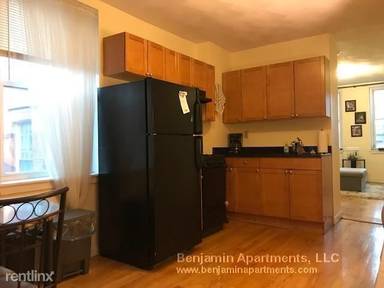 Main picture of 70 Joy St