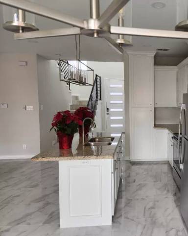 Main picture of 703 W Seminole Ave
