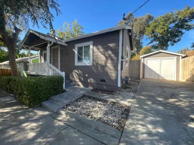 Main picture of 806 B St