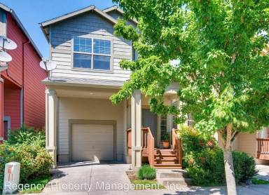 Main picture of 17413 SW Rose Petal Ln