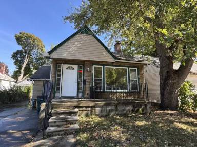 Main picture of 23424 Couzens Ave