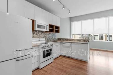 Main picture of 4100 Lindell Blvd