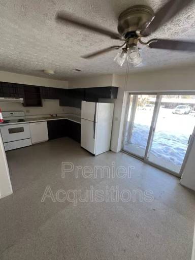 Main picture of 201 E Woodlawn Ave