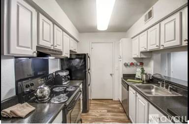 Main picture of 303 Harbor Pointe Pkwy