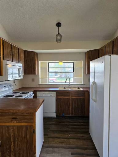 Main picture of 4707 Big Sur Ave