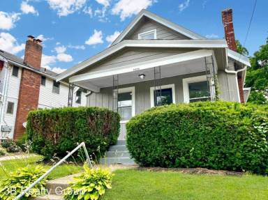 Main picture of 5420 Ravenna St