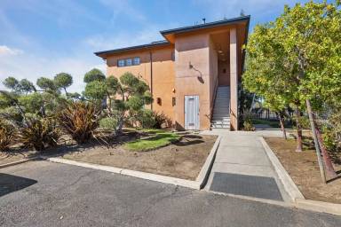 Main picture of 1297 Woodhaven Ln
