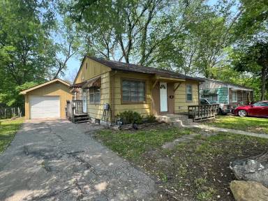 Main picture of 2601 Franklin Ave