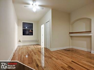 Main picture of 540 W Wellington Ave