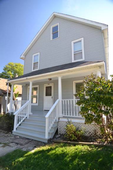 Main picture of 416 Bridge St