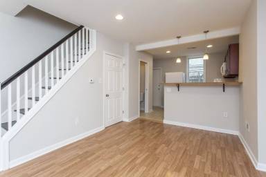 Main picture of 2131 Fernon St