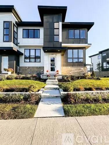 Main picture of 5017 161st St W