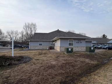 Main picture of 204 Oak St
