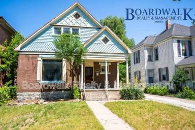 Main picture of 2456 Madison Ave