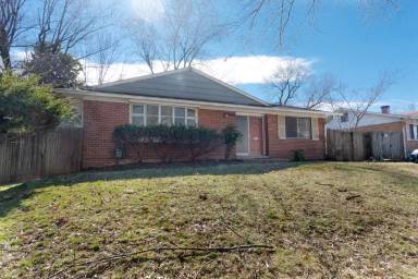 Main picture of 9509 Vance Pl