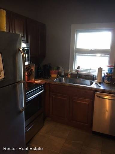 Main picture of 904 N Busey Ave
