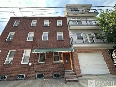 Main picture of 1602 S Front St