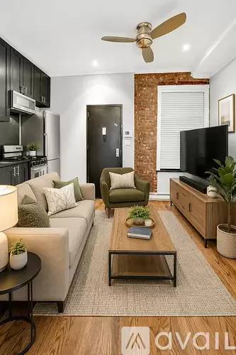 Main picture of 15 W 103rd St