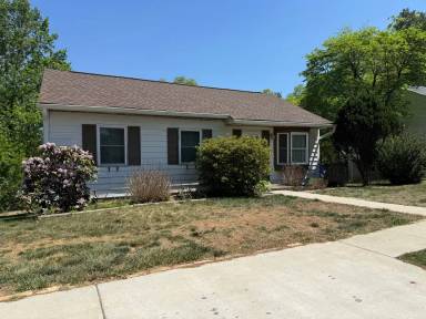 Main picture of 725 Ridge Rd