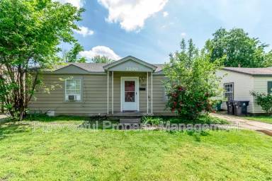 Main picture of 3200 SW 20th St