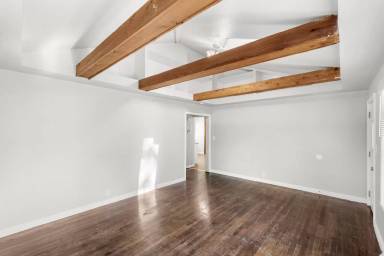 Main picture of 3113 Oakwood St