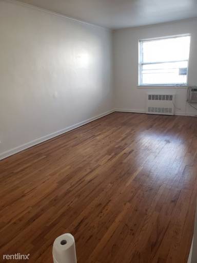 Main picture of 2472 W 3rd St