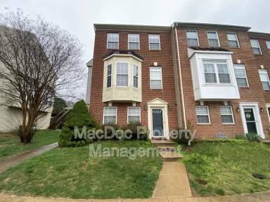 Main picture of 401 Dundee Pl