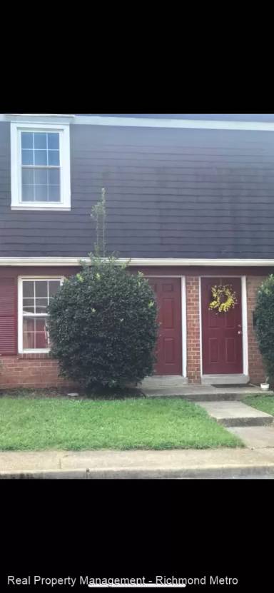 Main picture of 300 New Castle Dr