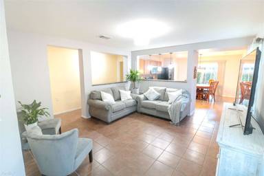 Main picture of 8805 Edmundsbury Dr