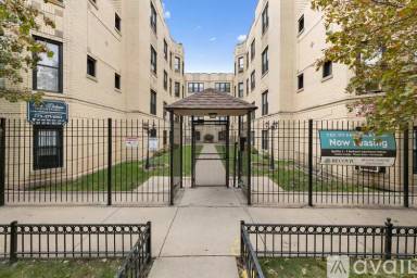 Main picture of 3631 W Dickens Ave