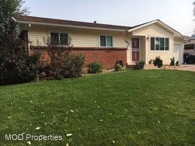 Main picture of 707 W Easter Ave