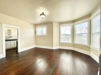 Main picture of 1019 E Pike St