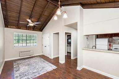 Main picture of 2959 Greenwood Dr