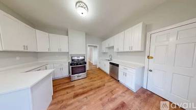 Main picture of 18 Pleasant St