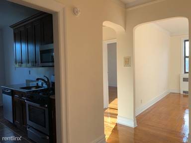 Main picture of 800 E 17th St