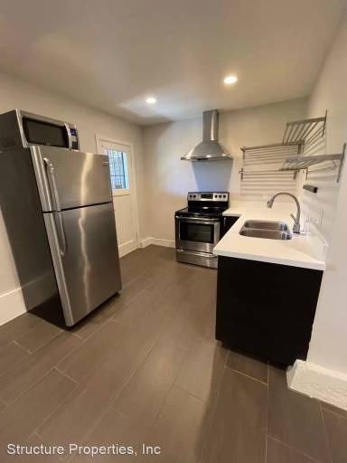 Main picture of 32 Lupine Ave