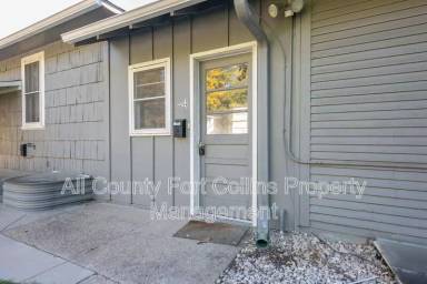 Main picture of 224 1/2 S Loomis Ave
