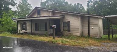Main picture of 15 Hunters Ct