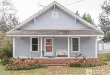 Main picture of 105 W 7th Ave