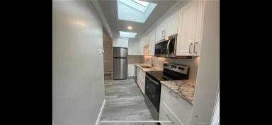 Main picture of 85 Knowlton St
