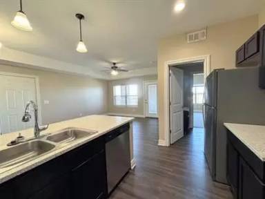 Main picture of 1409 E Genesis Dr