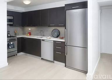 Main picture of 200 E 39th St