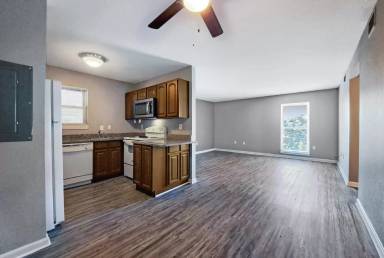 Main picture of 2101 Cardinal Woods Dr