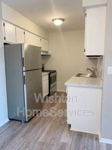 Main picture of 203 N Charleston Blvd