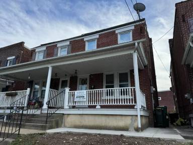 Main picture of 40 Fairview Ave